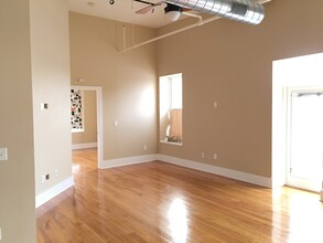 501 Sycamore St in Waterloo, IA - Building Photo - Building Photo