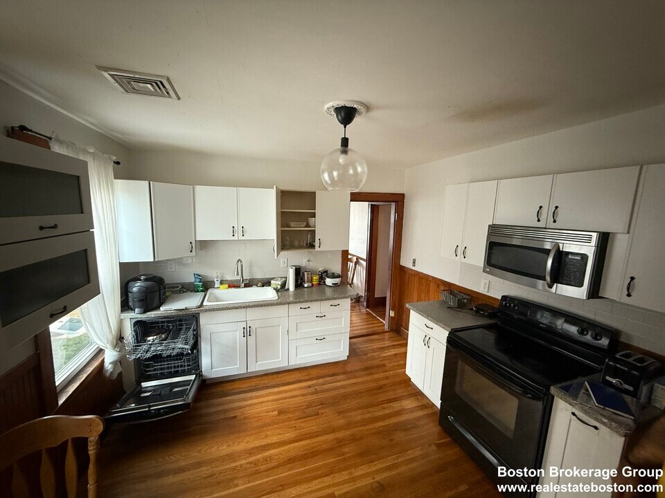 68 Belden St, Unit #2 in Boston, MA - Foto de edificio