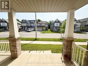 8612 Chickory Trail in Niagara Falls, ON - Building Photo - Building Photo