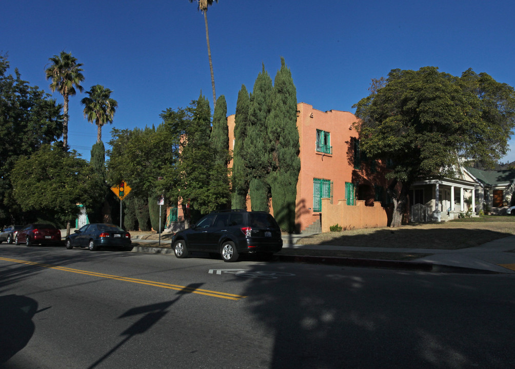 1901 Catalina St in Los Angeles, CA - Building Photo