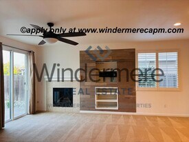 12405 Pawcatuck Way in Rancho Cordova, CA - Building Photo