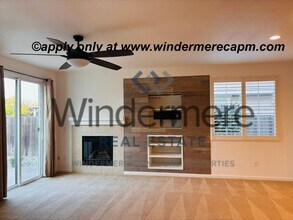 12405 Pawcatuck Way in Rancho Cordova, CA - Building Photo - Building Photo