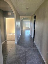 2853 Grandbury Grove Rd in Lakeland, FL - Foto de edificio - Building Photo