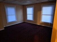 18 Main St, Unit 18 1/2 in Pennsville, NJ - Foto de edificio - Building Photo