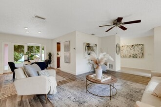 1100 Pinellas Point Dr S in St. Petersburg, FL - Building Photo - Building Photo