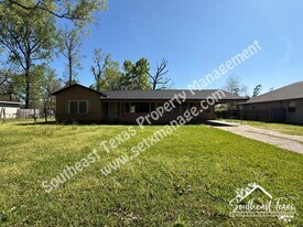 3255 Charles St in Beaumont, TX - Building Photo