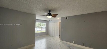 731 Vista Isles Dr in Plantation, FL - Building Photo - Building Photo