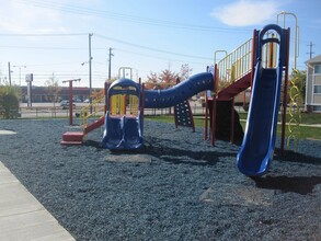 Lakeshore Beach in Cleveland, OH - Building Photo - Building Photo