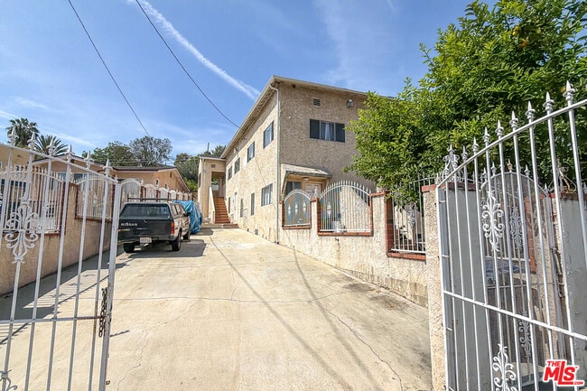 property at 3331 1/2 City Terrace Dr