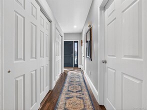 24 E Park Pl in Suffern, NY - Building Photo - Building Photo