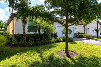 12763 Fairington Way in Ft. Myers, FL - Building Photo - Building Photo