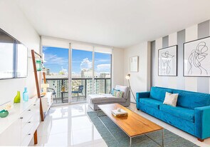 485 Brickell Ave in Miami, FL - Building Photo