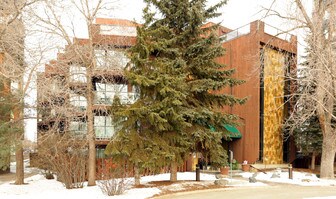 11618 100th Ave NW in Edmonton, AB - Building Photo