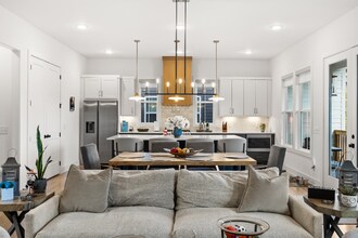 550A Whispering Hills Dr in Nashville, TN - Building Photo - Building Photo