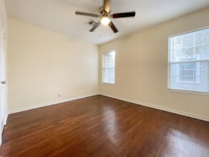 1306 W 11th St in McGregor, TX - Building Photo - Building Photo