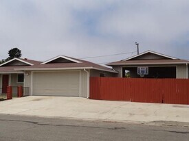 882 Olive St in Arroyo Grande, CA - Building Photo