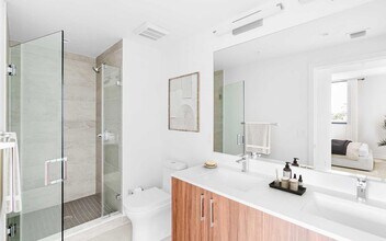 811 NW 40th Ave, Unit A1 in Miami, FL - Building Photo - Building Photo