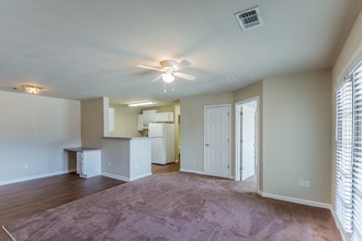 Ridge at Jonesboro in Jonesboro, AR - Building Photo - Interior Photo