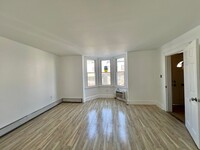 215 William St, Unit 1 in Harrison, NJ - Building Photo - Building Photo