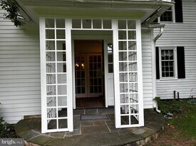 410 Wharf Rd in Bensalem, PA - Building Photo