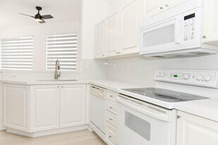 5580 NW 107th Ave in Doral, FL - Building Photo