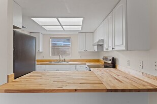 427 2nd Ave, Unit 427 in Dunedin, FL - Building Photo