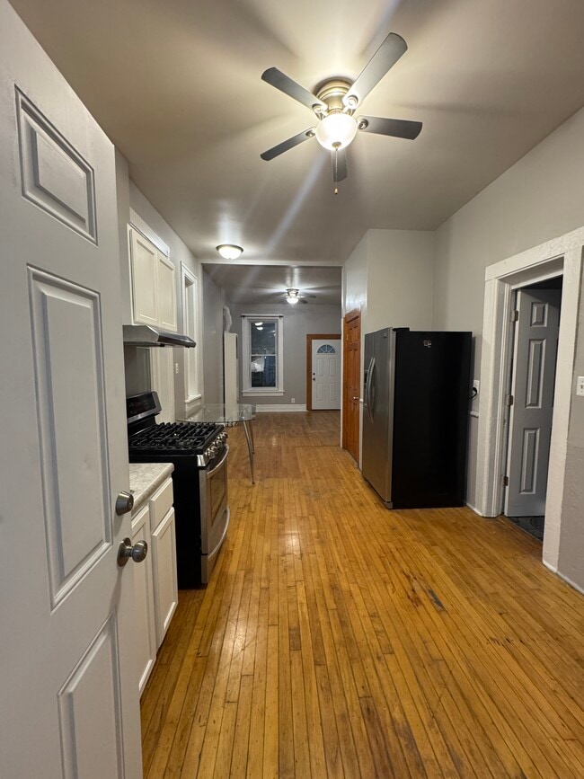 3353 S Emerald Ave, Unit 1st floor Back apartment in Chicago, IL - Building Photo - Building Photo