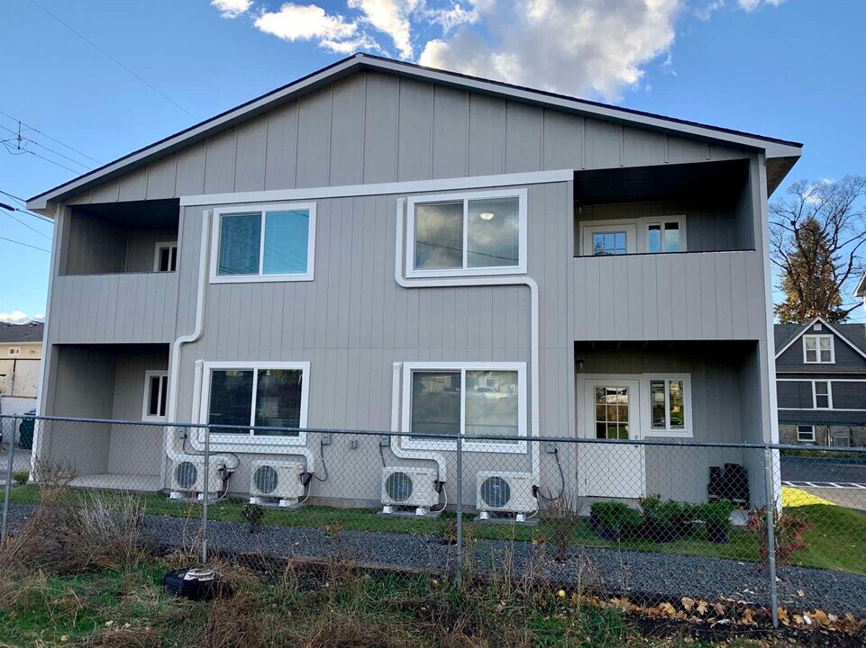 1622 E Sharp Ave, Unit 102 in Spokane, WA - Foto de edificio