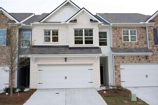 2495 Poppy Ct in Buford, GA - Building Photo