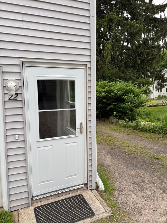 22 Bowhay Hill Rd in Branford, CT - Building Photo - Building Photo