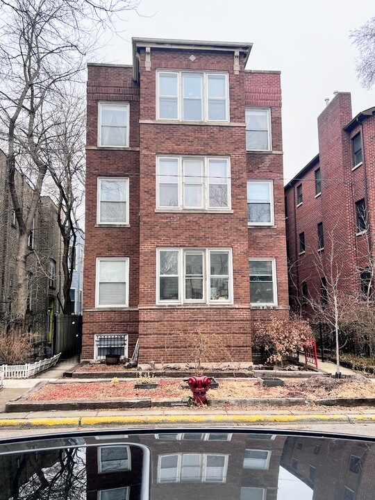 1516 W Victoria St, Unit 1 in Chicago, IL - Foto de edificio