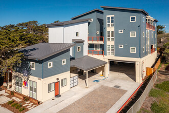 225 Cypress Ave - Marina in Marina, CA - Foto de edificio - Building Photo