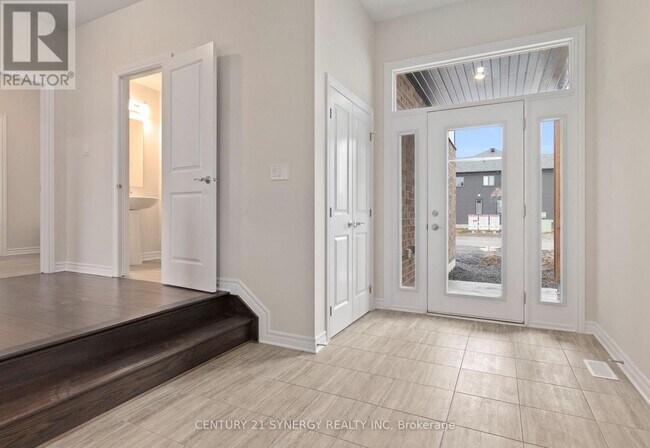 405 Ventoux Ave in Ottawa, ON - Building Photo - Building Photo