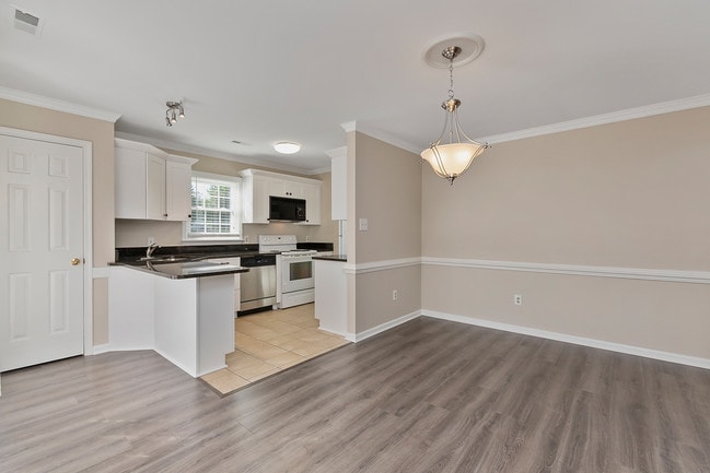 103 Turnbridge Ln in Yorktown, VA - Building Photo - Building Photo