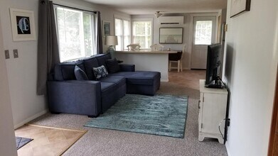 42 Union Park St in Hanson, MA - Building Photo - Building Photo