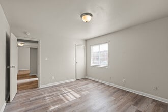 Village South in Warner Robins, GA - Foto de edificio - Interior Photo