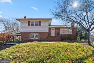 7107 Tyndale St in McLean, VA - Building Photo