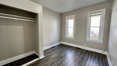 860 10th St NW in Grand Rapids, MI - Building Photo - Building Photo