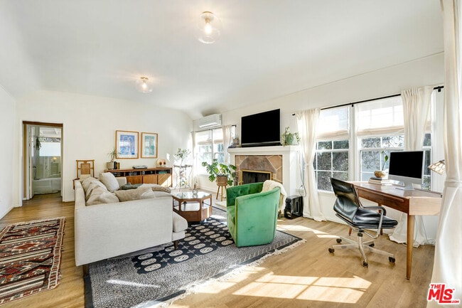 4385 Scandia Way in Los Angeles, CA - Building Photo - Building Photo