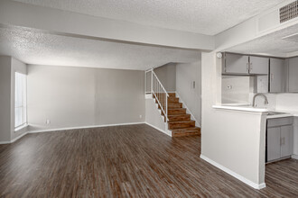 Park Place Apartments in Wichita Falls, TX - Building Photo - Interior Photo