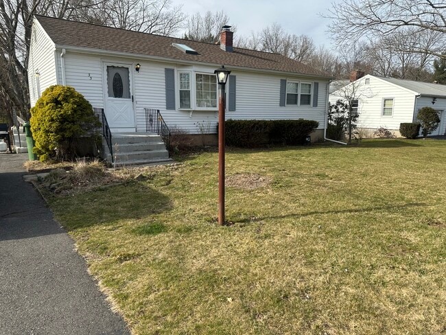 33 Deer Run Rd in Wallingford, CT - Building Photo - Building Photo