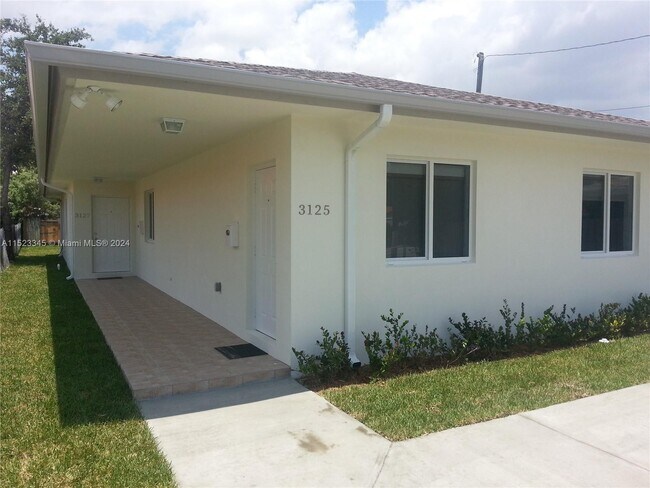 3125 SW 16th Ter, Unit 3125 in Miami, FL - Building Photo - Building Photo