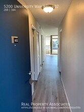 5200 University Wy NE in Seattle, WA - Building Photo - Building Photo
