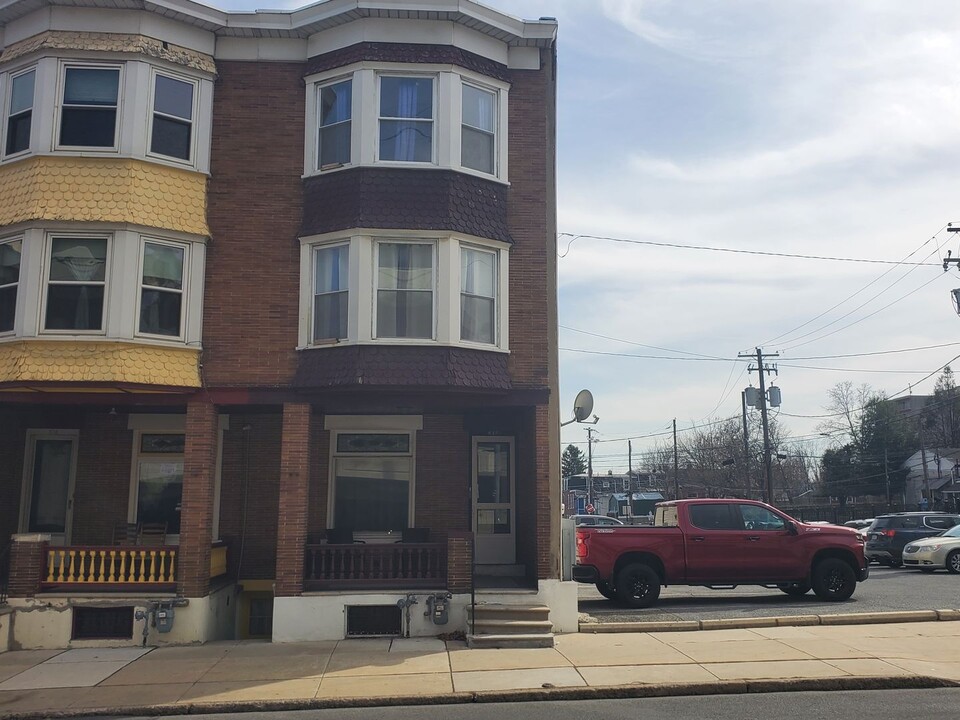 616 1/2 Walnut St in Allentown, PA - Building Photo
