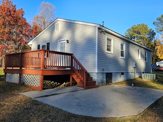10511 Thompkins Ln in Amelia Court House, VA - Building Photo - Building Photo