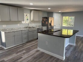 4240 Rodstol Ln SE in Port Orchard, WA - Building Photo