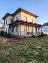 5 Bristol St in Southington, CT - Building Photo