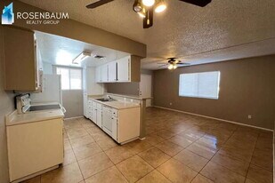 860 E Brown Rd, Unit 23 in Mesa, AZ - Building Photo