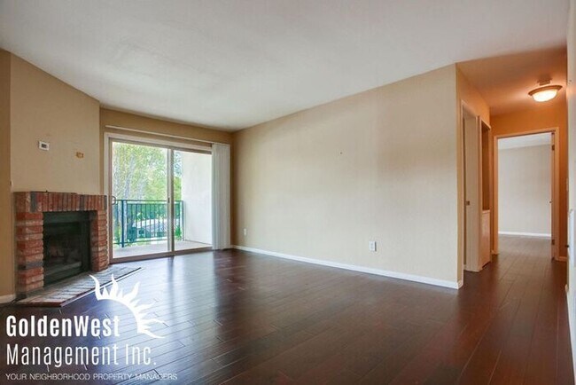 1740 S El Camino Real-Unit -UNIT 203 in Encinitas, CA - Building Photo - Building Photo