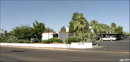 Arcadia Courtyards in Phoenix, AZ - Building Photo - Building Photo